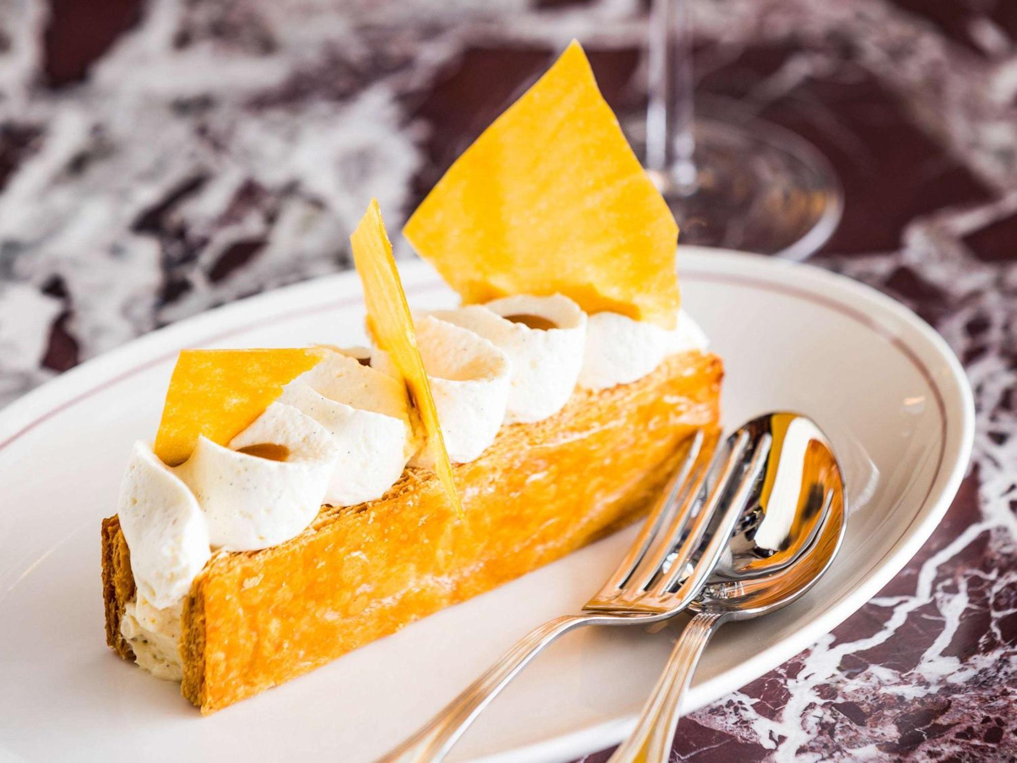 So/ Paris Hotel Zewnętrze zdjęcie A slice of mango float