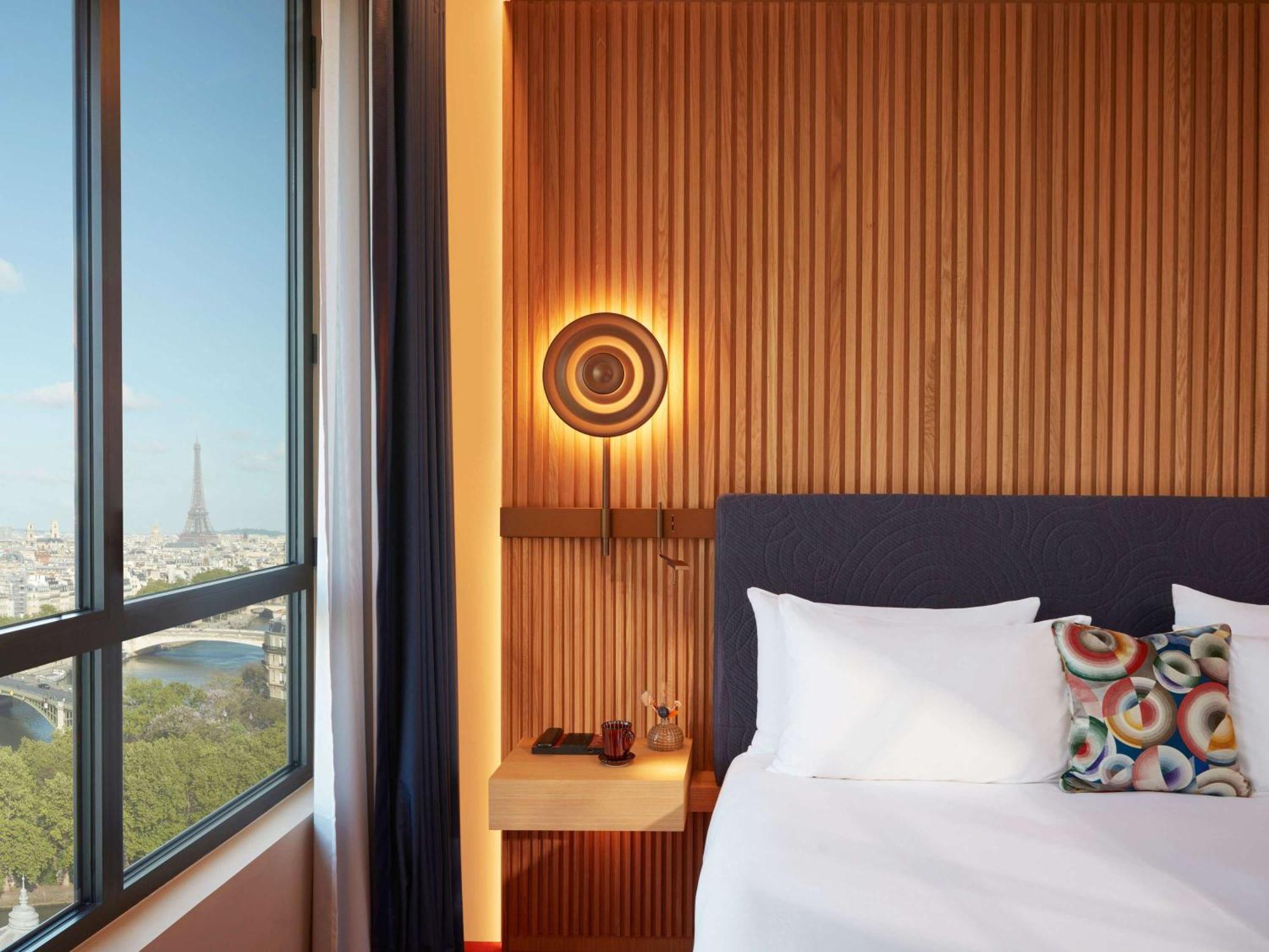 So/ Paris Hotel Zewnętrze zdjęcie A room at the hotel