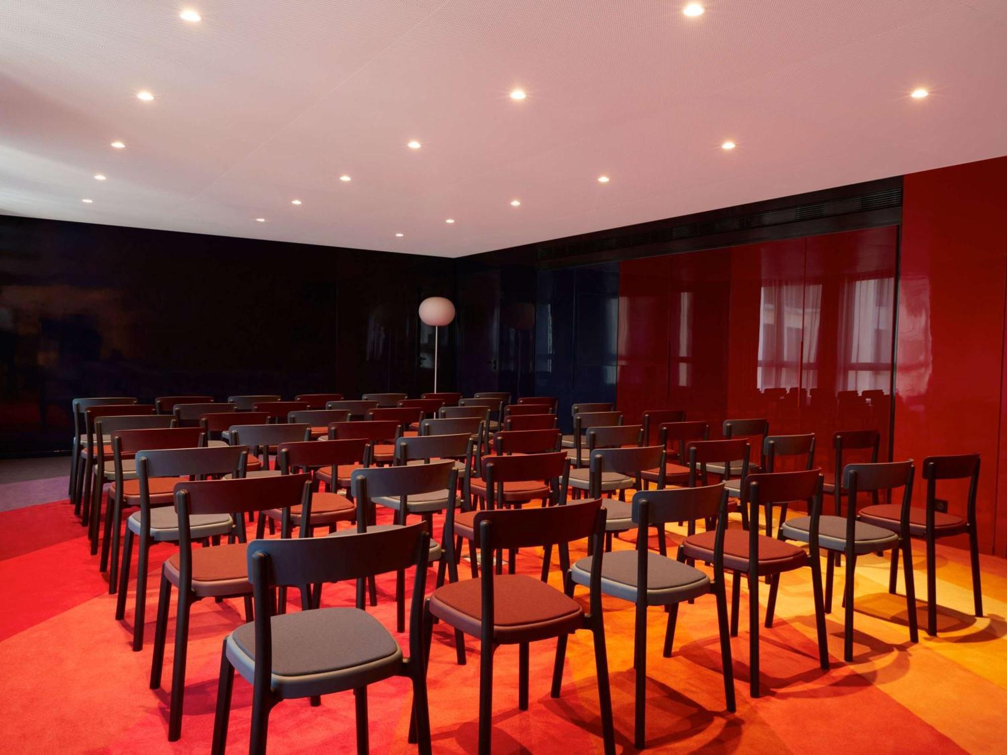 So/ Paris Hotel Zewnętrze zdjęcie The Red Room