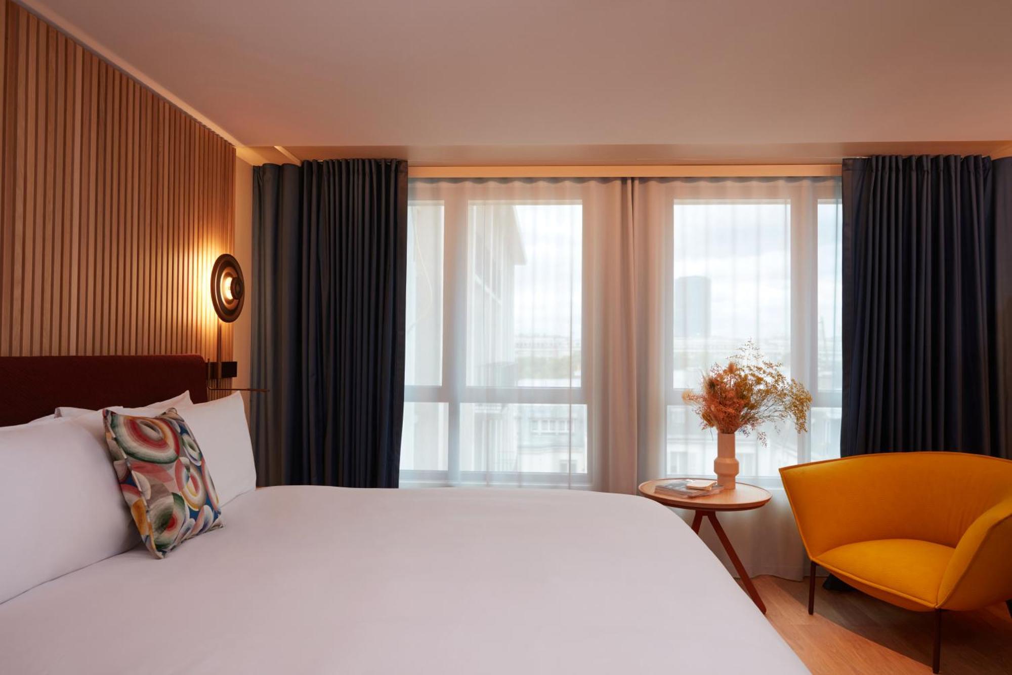 So/ Paris Hotel Zewnętrze zdjęcie A room at the hotel